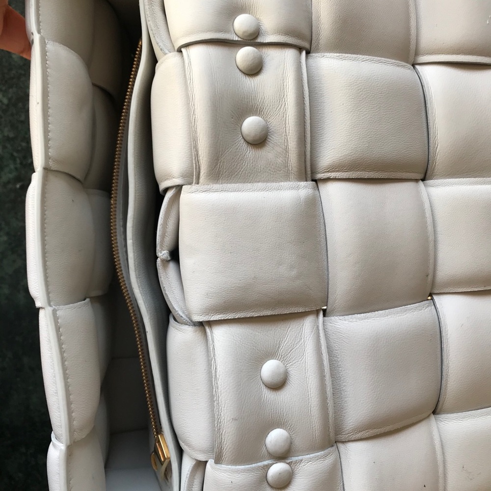 Authentic bottega venetta cassett - Picture 7 of 16